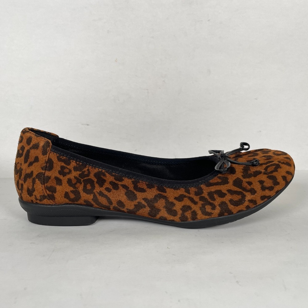 Clarks Sara Aster Ballet Flats Womens Size 7.5 M Brown Suede Cheetah Print Shoes
